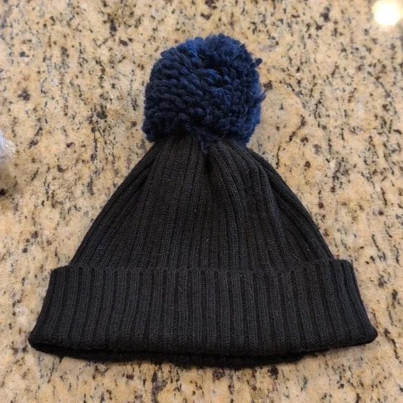 HATATTACK POM HAT black with navy blue pom pom in very good condition - Picture 1 of 3